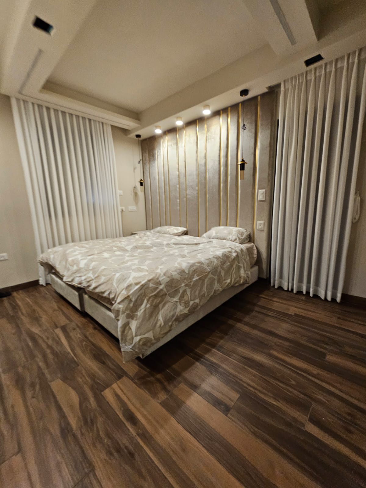חדר שינה מרופד תמונה מבית הלקוח
